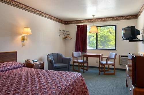 Deluxe Inn Nebraska City Room photo
